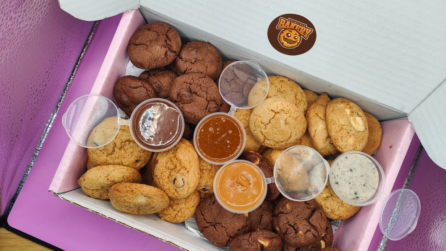 40 Cookie 4 Flavour Share Dipping Box + 3 Dips